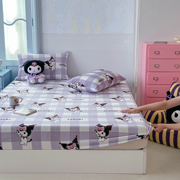 91家纺网 家纺一手货源 找家纺 爱丽丝 2025新款正版授权三丽鸥牛奶绒单品床笠枕套 格子库洛米