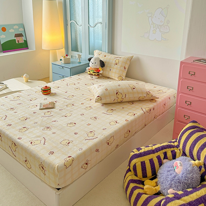 91家纺网 家纺一手货源 找家纺 爱丽丝 2025新款正版授权三丽鸥牛奶绒单品床笠枕套 焦糖布丁狗