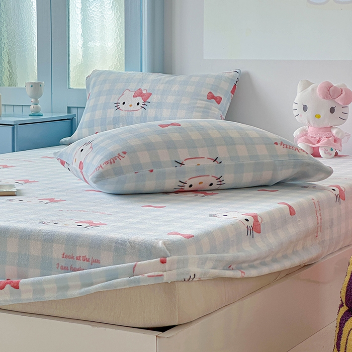 91家纺网 家纺一手货源 找家纺 爱丽丝 2025新款正版授权三丽鸥牛奶绒单品床笠枕套 乖巧凯蒂