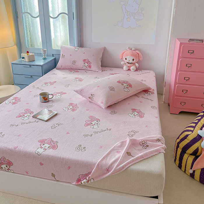 91家纺网 家纺一手货源 找家纺 爱丽丝 2025新款正版授权三丽鸥牛奶绒单品床笠枕套 兔妮美乐蒂