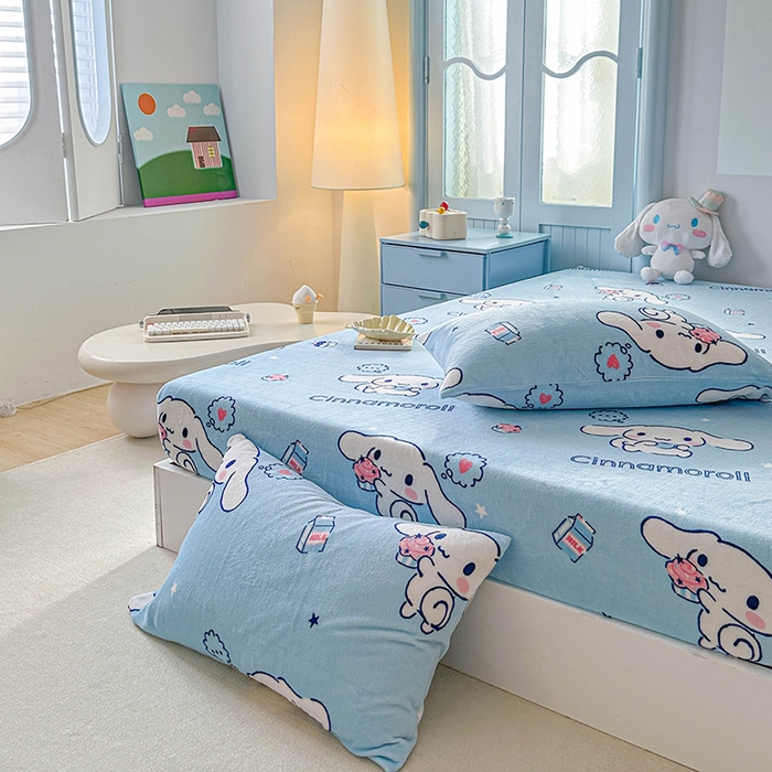 91家纺网 家纺一手货源 找家纺 爱丽丝 2025新款正版授权三丽鸥牛奶绒单品床笠枕套 甜品玉桂狗