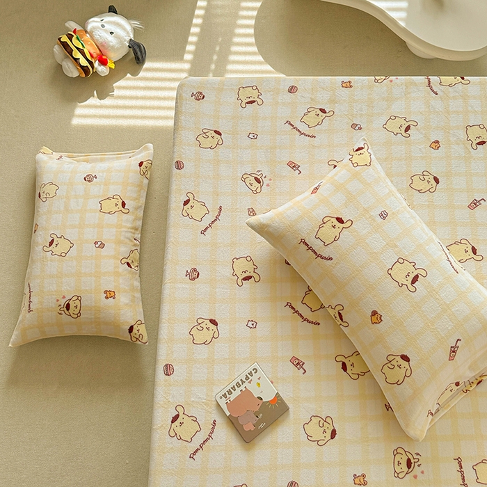 91家纺网 家纺一手货源 找家纺 爱丽丝 2025新款正版授权三丽鸥牛奶绒单品床笠枕套 焦糖布丁狗