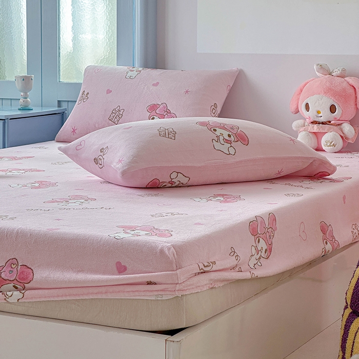 91家纺网 家纺一手货源 找家纺 爱丽丝 2025新款正版授权三丽鸥牛奶绒单品床笠枕套 兔妮美乐蒂