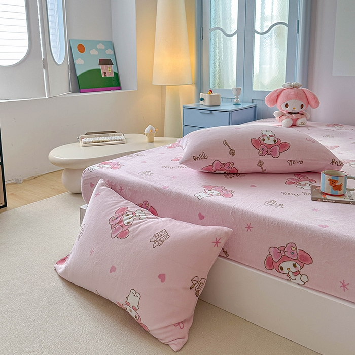 91家纺网 家纺一手货源 找家纺 爱丽丝 2025新款正版授权三丽鸥牛奶绒单品床笠枕套 兔妮美乐蒂