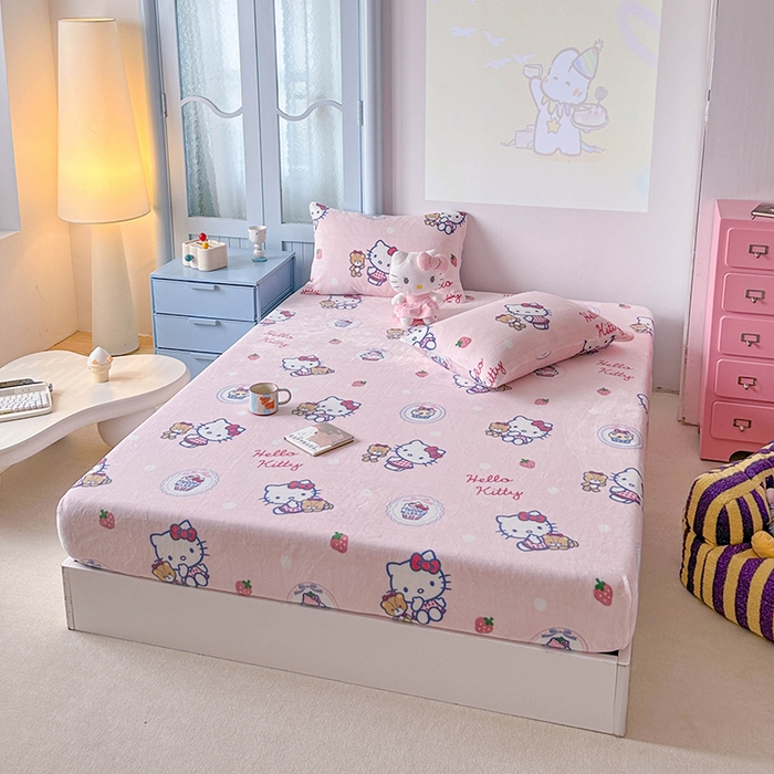 91家纺网 家纺一手货源 找家纺 爱丽丝 2025新款正版授权三丽鸥牛奶绒单品床笠枕套 草莓凯蒂