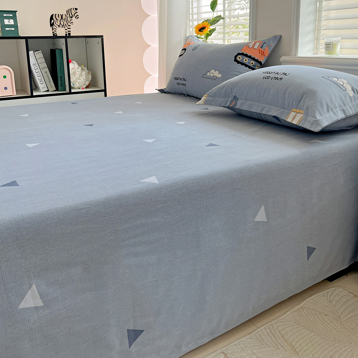 91家纺网 家纺一手货源 找家纺 依庭 2025新款高克重全棉纯棉磨毛印花单床单 萌车派对-B版