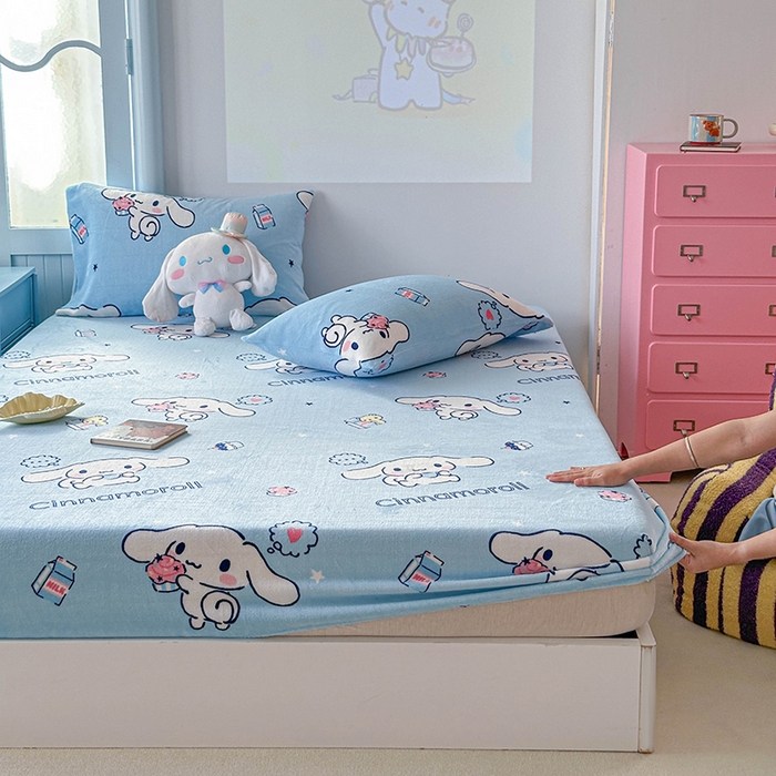 91家纺网 家纺一手货源 找家纺 爱丽丝 2025新款正版授权三丽鸥牛奶绒单品床笠枕套 甜品玉桂狗