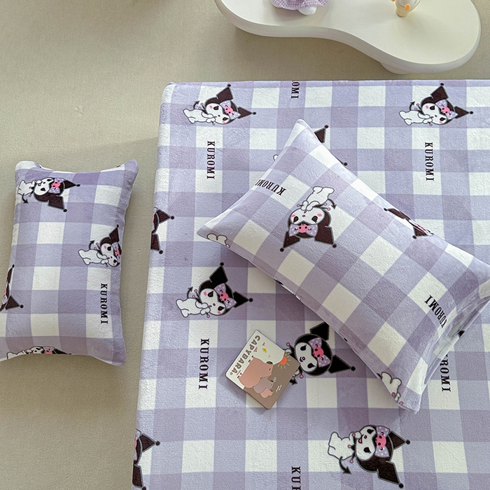 91家纺网 家纺一手货源 找家纺 爱丽丝 2025新款正版授权三丽鸥牛奶绒单品床笠枕套 格子库洛米