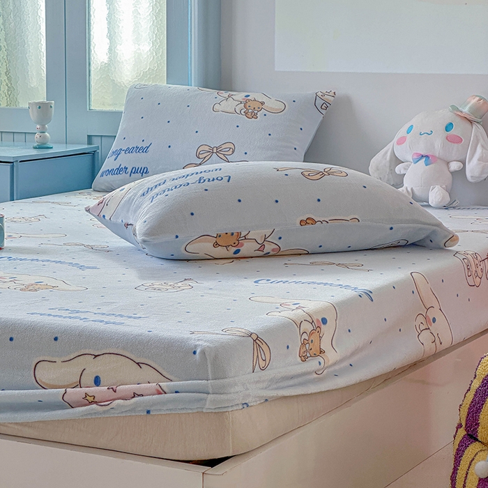 91家纺网 家纺一手货源 找家纺 爱丽丝 2025新款正版授权三丽鸥牛奶绒单品床笠枕套 点点玉桂狗