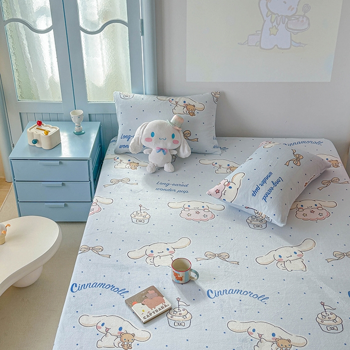 91家纺网 家纺一手货源 找家纺 爱丽丝 2025新款正版授权三丽鸥牛奶绒单品床笠枕套 点点玉桂狗