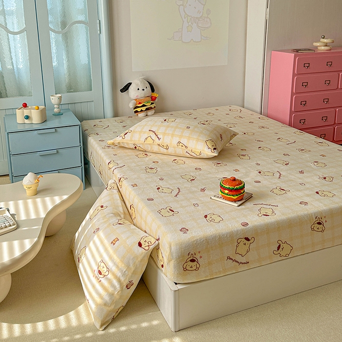 91家纺网 家纺一手货源 找家纺 爱丽丝 2025新款正版授权三丽鸥牛奶绒单品床笠枕套 焦糖布丁狗