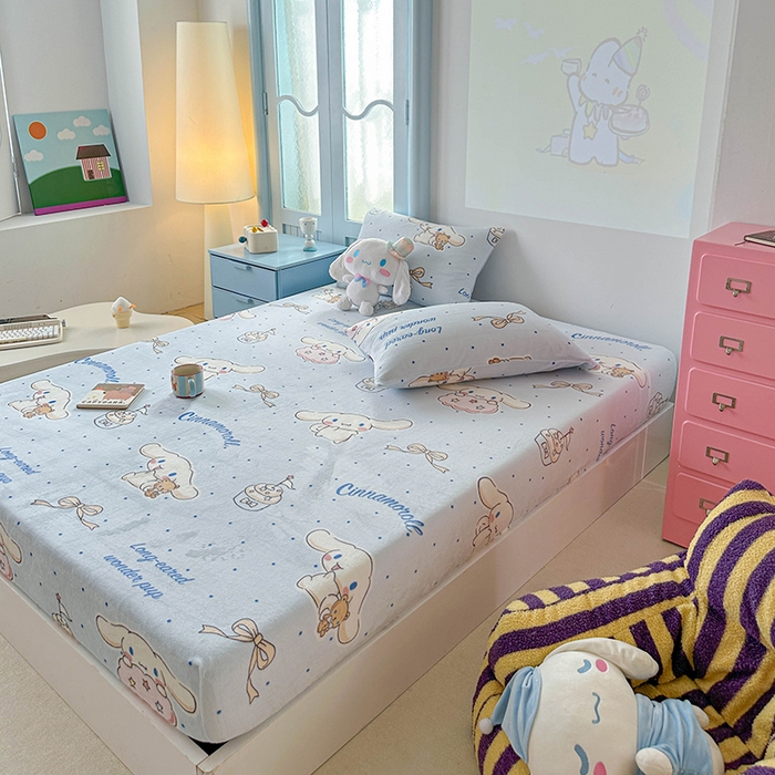 91家纺网 家纺一手货源 找家纺 爱丽丝 2025新款正版授权三丽鸥牛奶绒单品床笠枕套 点点玉桂狗