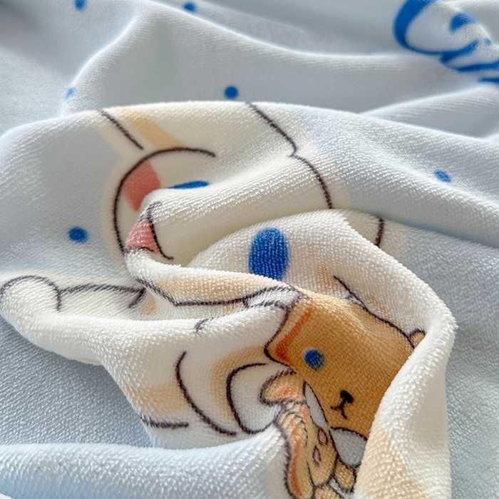 91家纺网 家纺一手货源 找家纺 爱丽丝 2025新款正版授权三丽鸥牛奶绒单品床笠枕套 点点玉桂狗