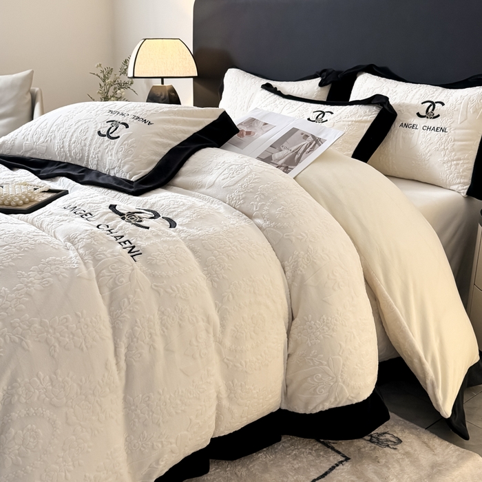 91家纺网 家纺一手货源 找家纺 （总）KA家纺 2025冬季高克重绣花雕花牛奶绒四件套