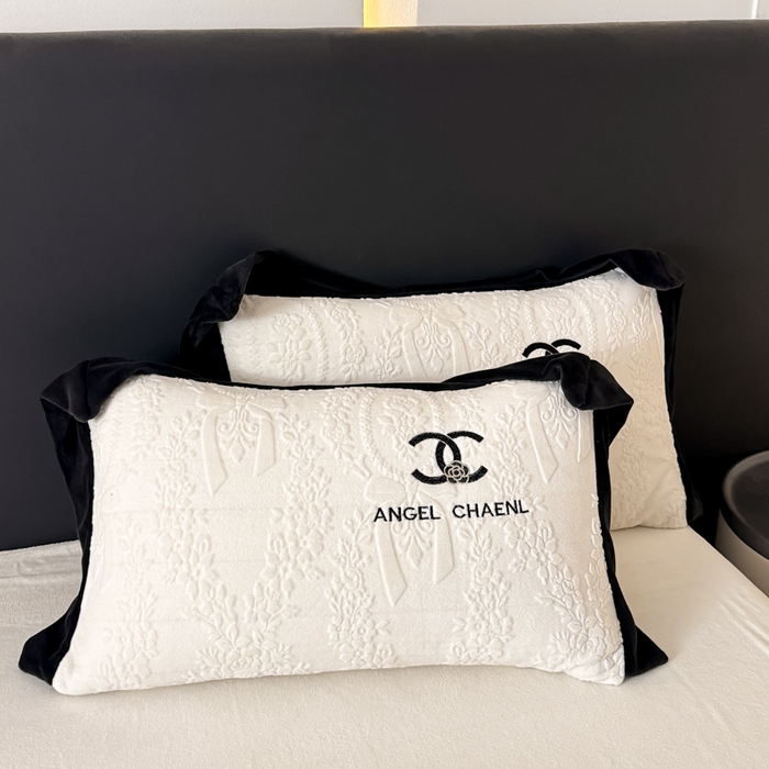 91家纺网 家纺一手货源 找家纺 （总）KA家纺 2025冬季高克重绣花雕花牛奶绒四件套