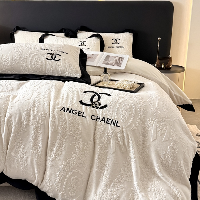 91家纺网 家纺一手货源 找家纺 （总）KA家纺 2025冬季高克重绣花雕花牛奶绒四件套