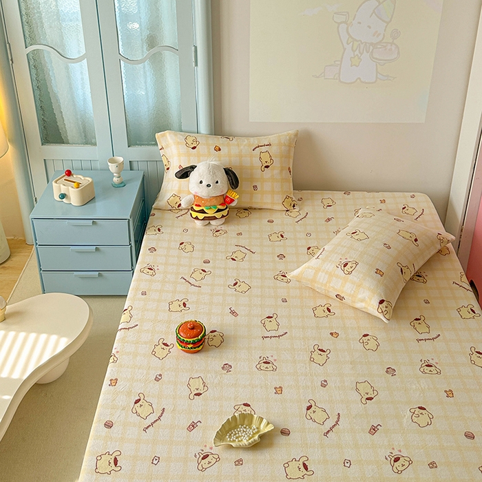 91家纺网 家纺一手货源 找家纺 爱丽丝 2025新款正版授权三丽鸥牛奶绒单品床笠枕套 焦糖布丁狗