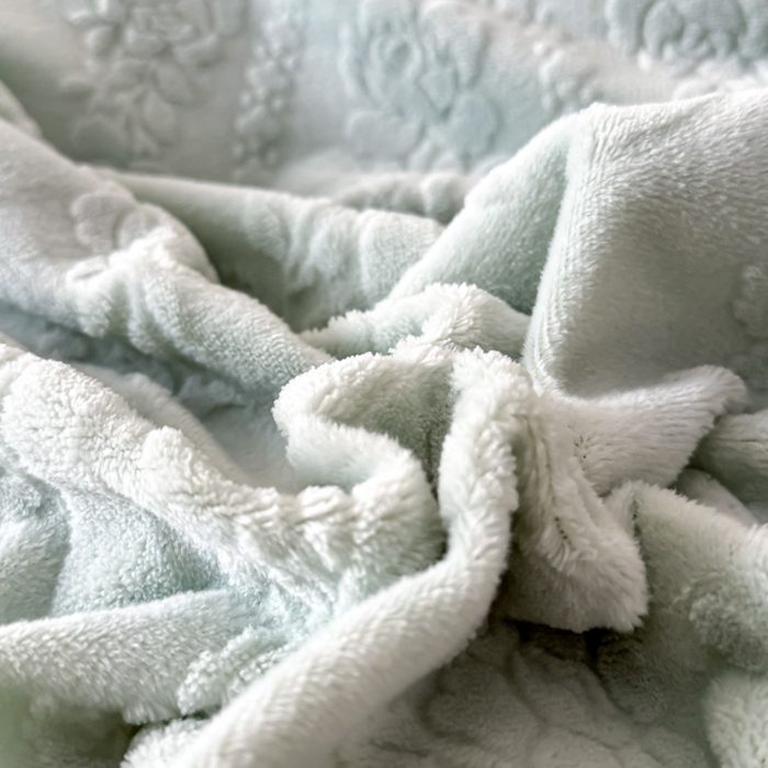 91家纺网 家纺一手货源 找家纺 KA家纺 2025冬季高克重绣花雕花牛奶绒四件套 相约蓝