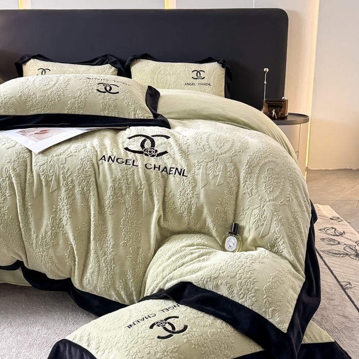 KA家纺 2025冬季高克重绣花雕花牛奶绒四件套 相约绿