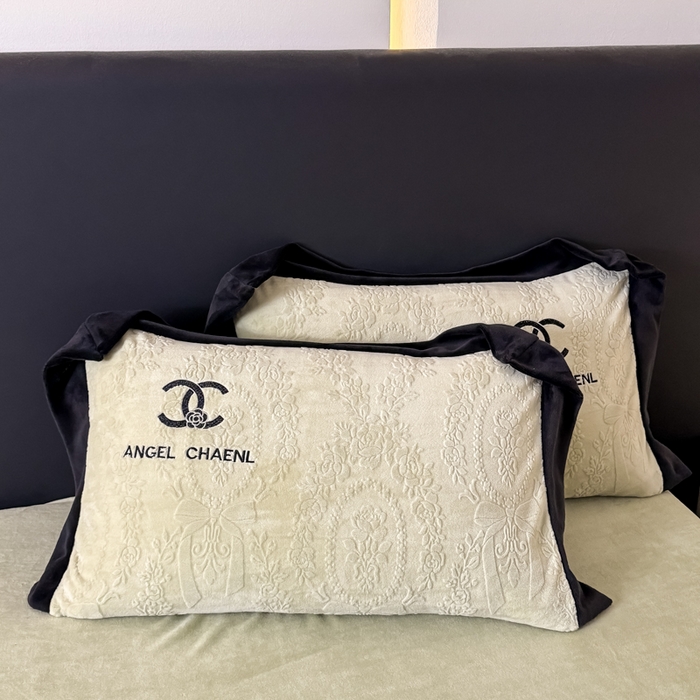 91家纺网 家纺一手货源 找家纺 KA家纺 2025冬季高克重绣花雕花牛奶绒四件套 相约绿