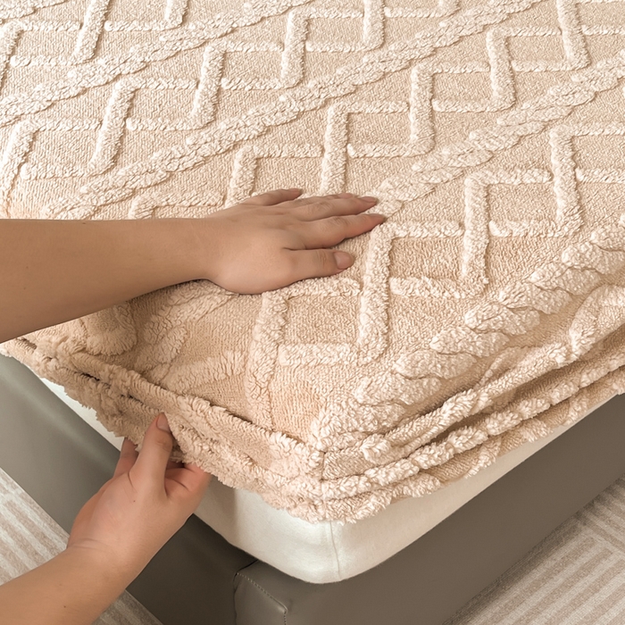 91家纺网 家纺一手货源 找家纺 米瑞娜 2025秋冬新款塔芙绒床笠三件套跨境单床笠外贸单品现货尺寸齐全 马尾型-卡其