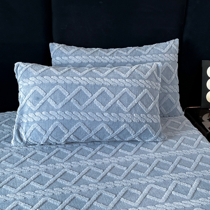 91家纺网 家纺一手货源 找家纺 米瑞娜 2025秋冬新款塔芙绒床笠三件套跨境单床笠外贸单品现货尺寸齐全 马尾型-蓝灰色