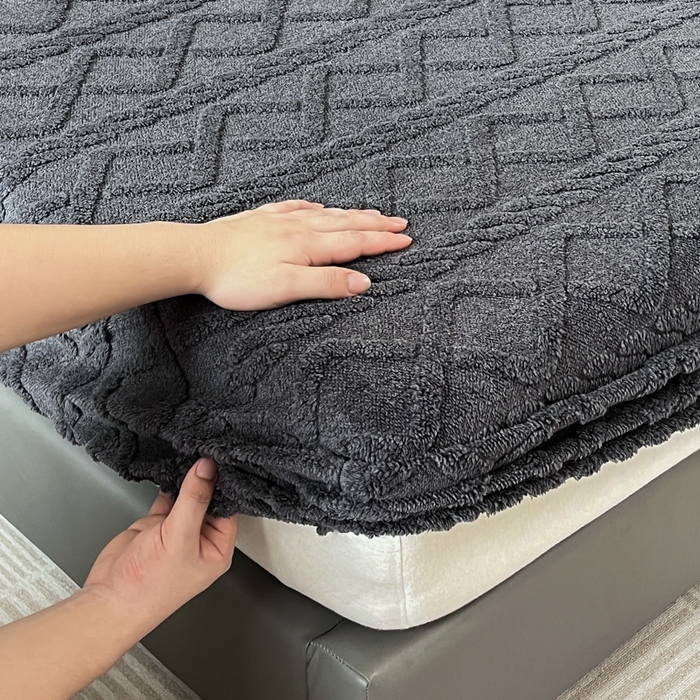 91家纺网 家纺一手货源 找家纺 米瑞娜 2025秋冬新款塔芙绒床笠三件套跨境单床笠外贸单品现货尺寸齐全 马尾型-灰色