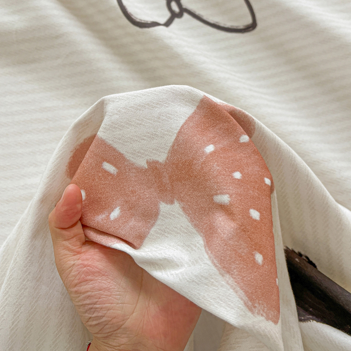 91家纺网 家纺一手货源 找家纺 依庭 2025新款高克重全棉纯棉磨毛印花单床单 笙白-桔