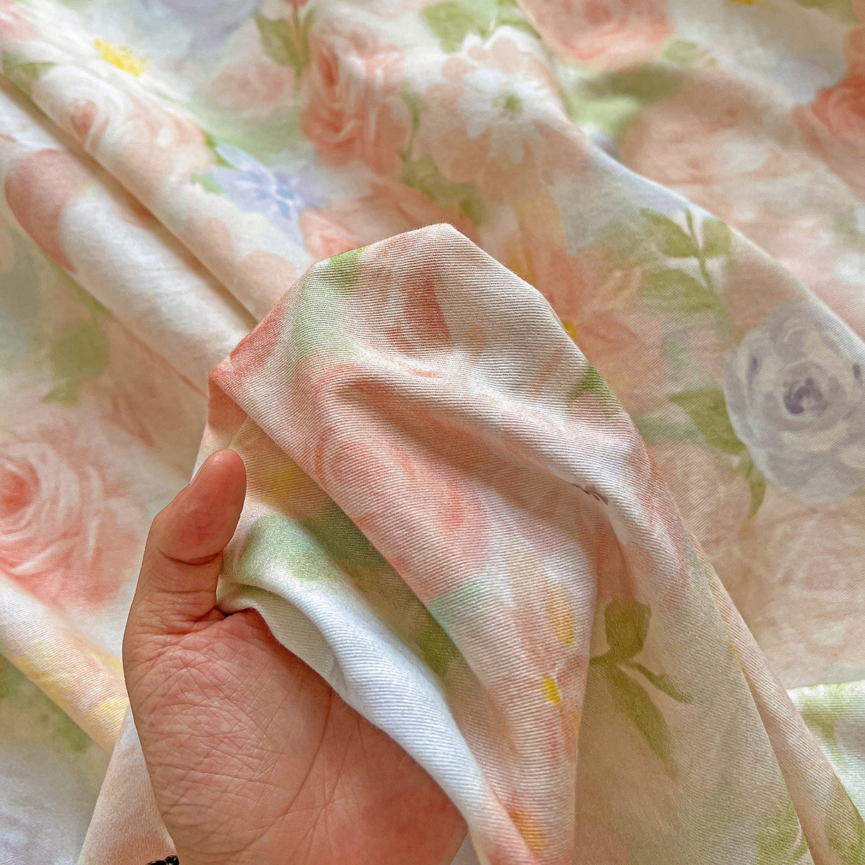 91家纺网 家纺一手货源 找家纺 依庭 2025新款高克重全棉纯棉磨毛印花单床单 甜梦茶语