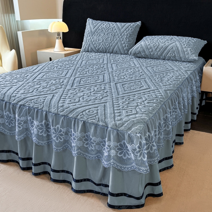 91家纺网 家纺一手货源 找家纺 （总）米瑞娜 2025新款塔芙绒床裙三件套雕花绒蕾丝跨境单床裙外贸现货尺寸齐全