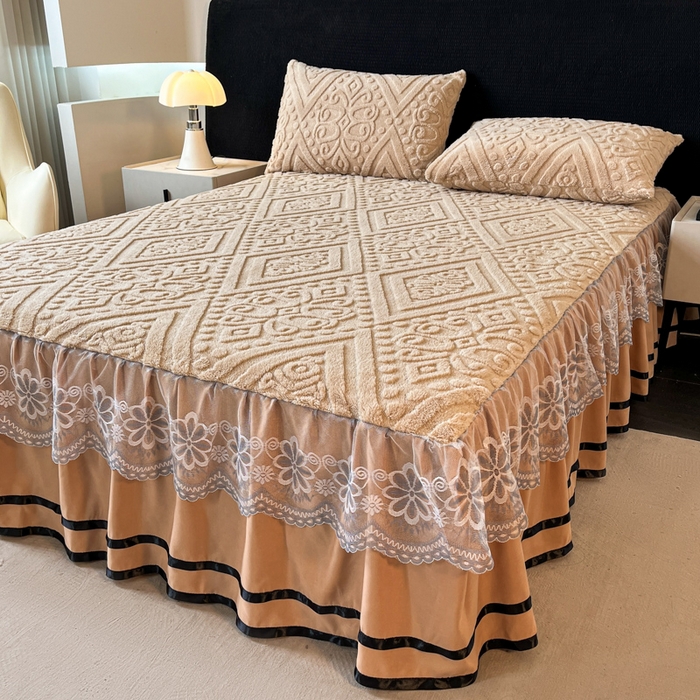 91家纺网 家纺一手货源 找家纺 （总）米瑞娜 2025新款塔芙绒床裙三件套雕花绒蕾丝跨境单床裙外贸现货尺寸齐全