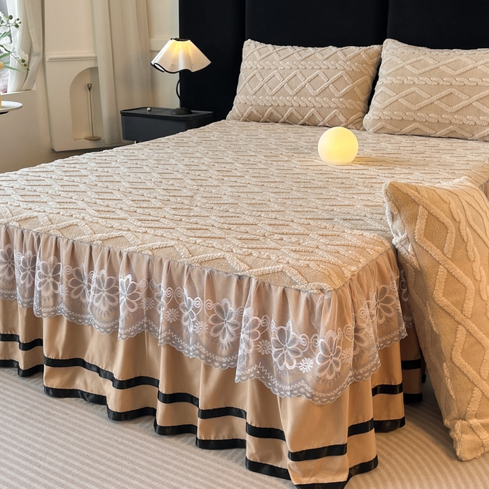 91家纺网 家纺一手货源 找家纺 （总）米瑞娜 2025新款塔芙绒床裙三件套雕花绒蕾丝跨境单床裙外贸现货尺寸齐全