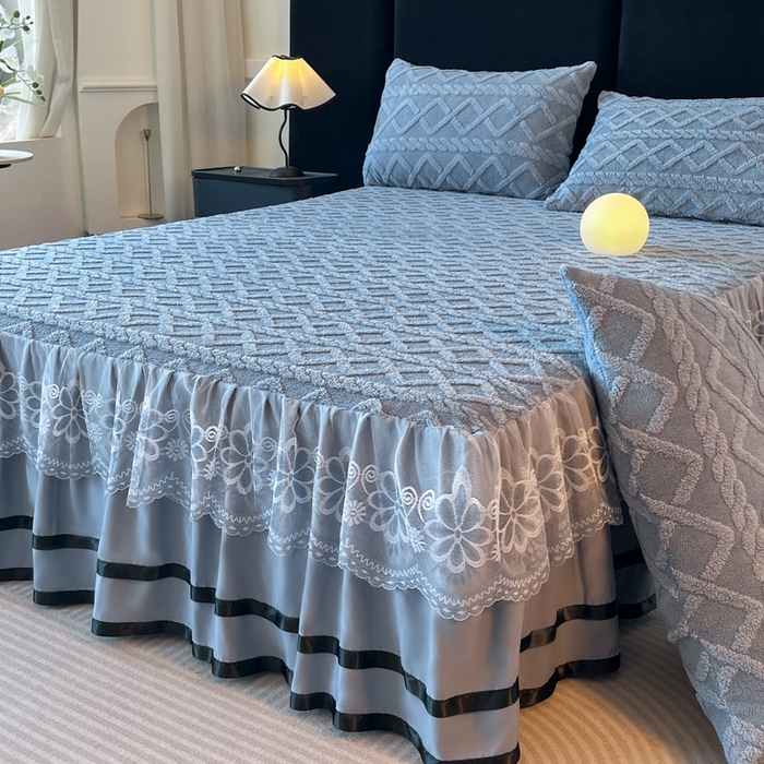 91家纺网 家纺一手货源 找家纺 （总）米瑞娜 2025新款塔芙绒床裙三件套雕花绒蕾丝跨境单床裙外贸现货尺寸齐全