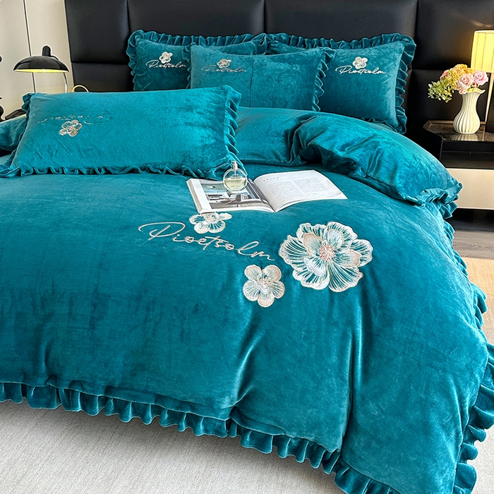 91家纺网 家纺一手货源 找家纺 （总）董韵家纺 2025新款高克重 250克9-10斤牛奶绒 刺绣床单四件套系列