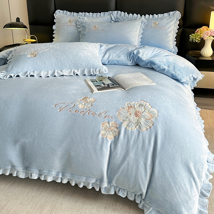 91家纺网 家纺一手货源 找家纺 （总）董韵家纺 2025新款高克重 250克9-10斤牛奶绒 刺绣床单四件套系列