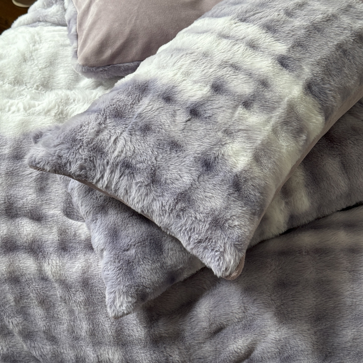 91家纺网 家纺一手货源 找家纺 新印象 2025新款七彩兔绒牛奶绒四件套 七彩兔绒-星紫