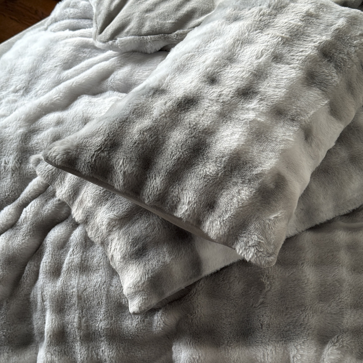 91家纺网 家纺一手货源 找家纺 新印象 2025新款七彩兔绒牛奶绒四件套 七彩兔绒-椰灰