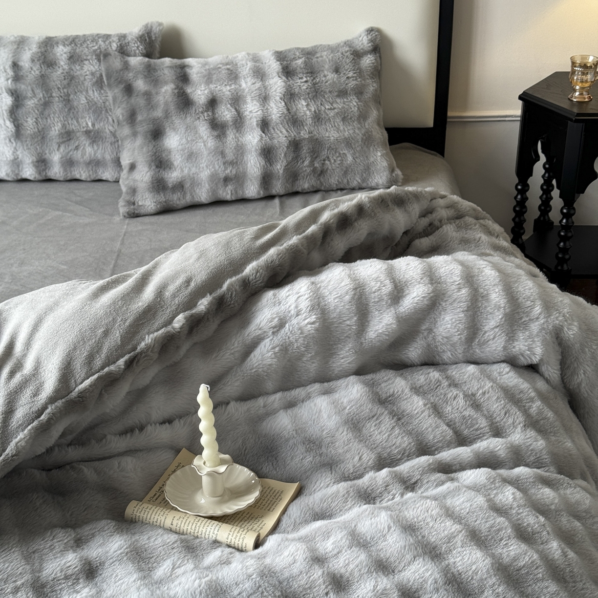 91家纺网 家纺一手货源 找家纺 新印象 2025新款七彩兔绒牛奶绒四件套 七彩兔绒-椰灰