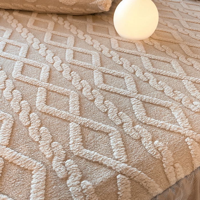 91家纺网 家纺一手货源 找家纺 米瑞娜 2025新款塔芙绒床裙三件套雕花绒蕾丝跨境单床裙外贸现货尺寸齐全 马尾型-卡其