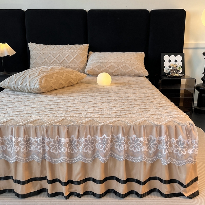 91家纺网 家纺一手货源 找家纺 米瑞娜 2025新款塔芙绒床裙三件套雕花绒蕾丝跨境单床裙外贸现货尺寸齐全 马尾型-卡其