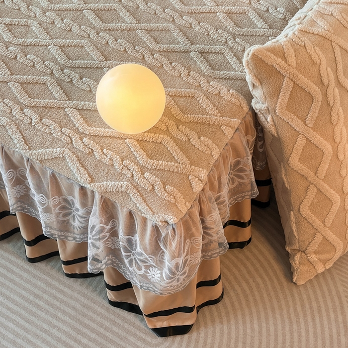 91家纺网 家纺一手货源 找家纺 米瑞娜 2025新款塔芙绒床裙三件套雕花绒蕾丝跨境单床裙外贸现货尺寸齐全 马尾型-卡其