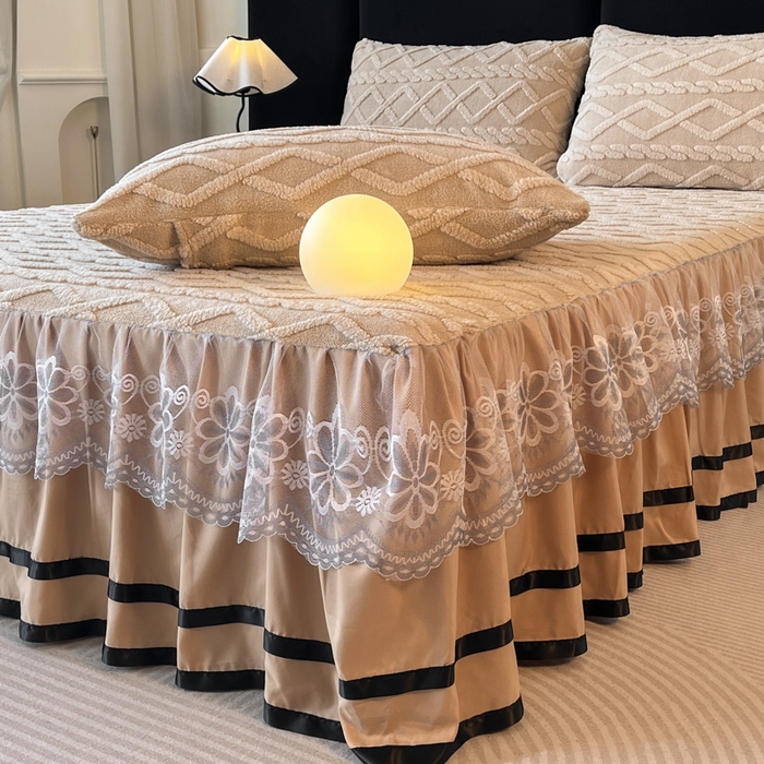 91家纺网 家纺一手货源 找家纺 米瑞娜 2025新款塔芙绒床裙三件套雕花绒蕾丝跨境单床裙外贸现货尺寸齐全 马尾型-卡其