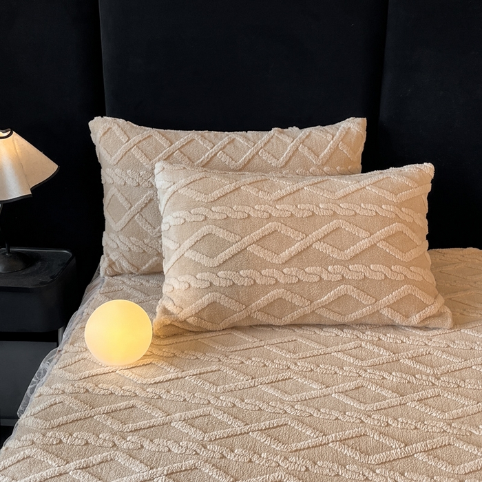 91家纺网 家纺一手货源 找家纺 米瑞娜 2025新款塔芙绒床裙三件套雕花绒蕾丝跨境单床裙外贸现货尺寸齐全 马尾型-卡其