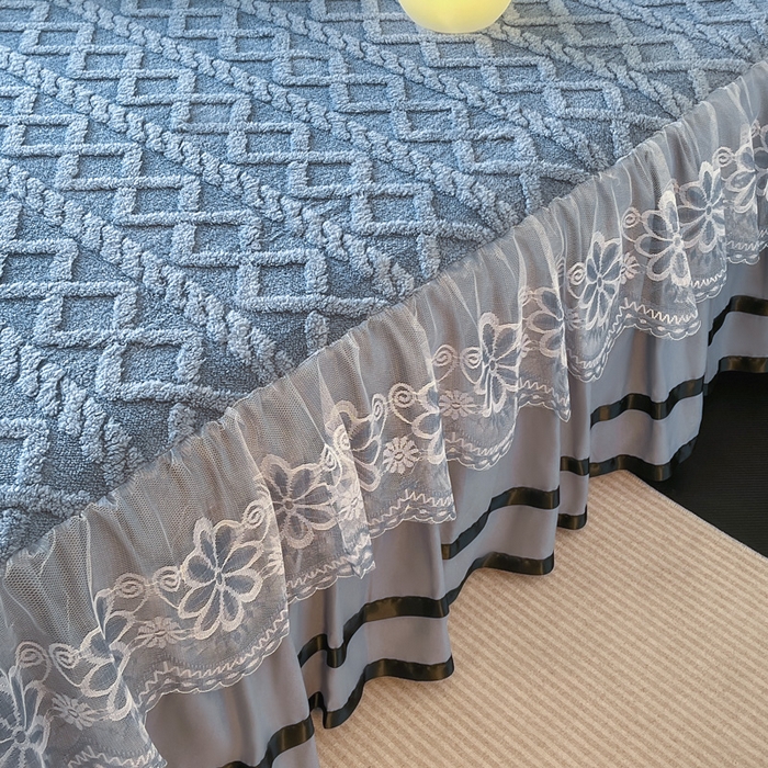 91家纺网 家纺一手货源 找家纺 米瑞娜 2025新款塔芙绒床裙三件套雕花绒蕾丝跨境单床裙外贸现货尺寸齐全 马尾型-蓝灰