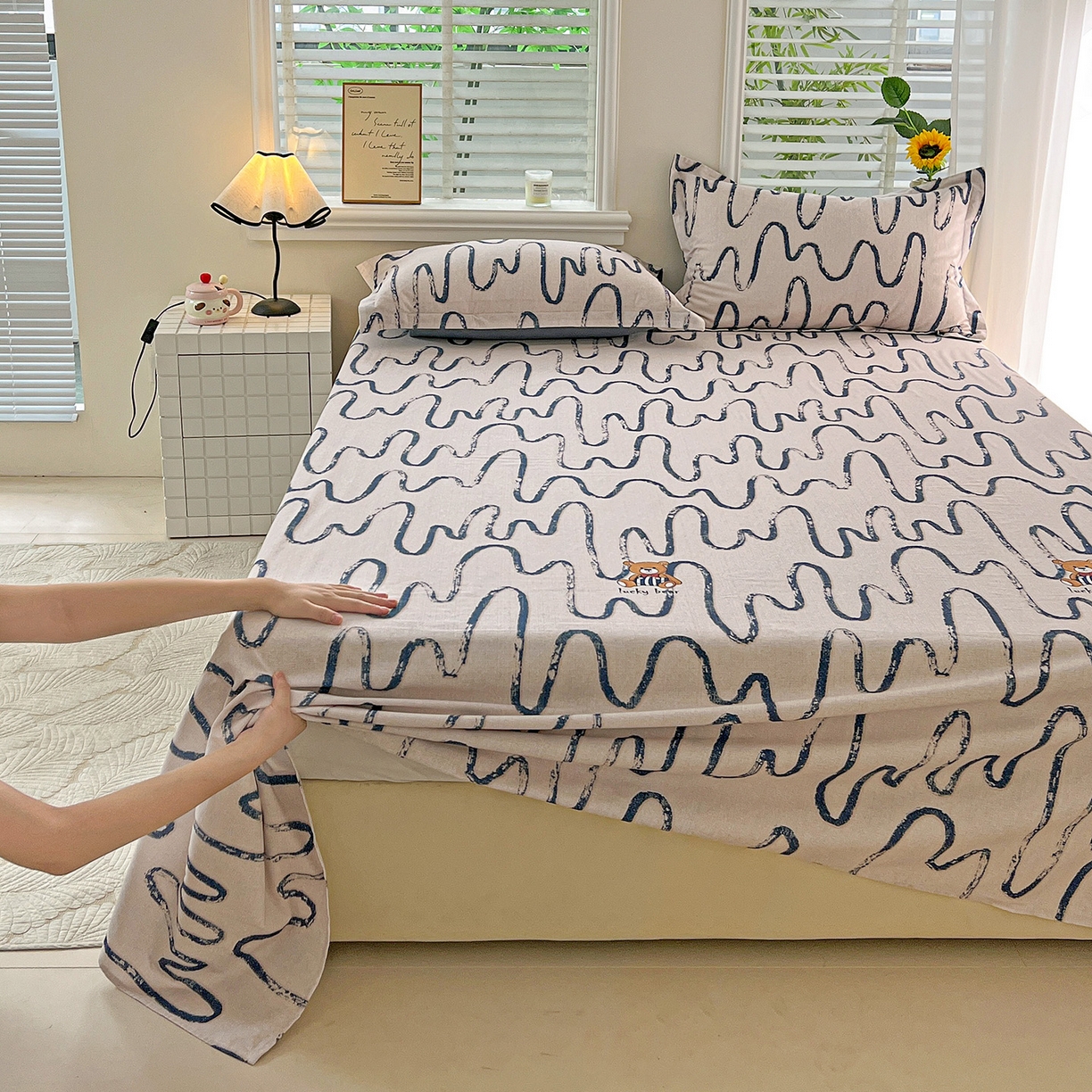 91家纺网 家纺一手货源 找家纺 依庭 2025新款高克重全棉纯棉磨毛印花单床单 幸运熊