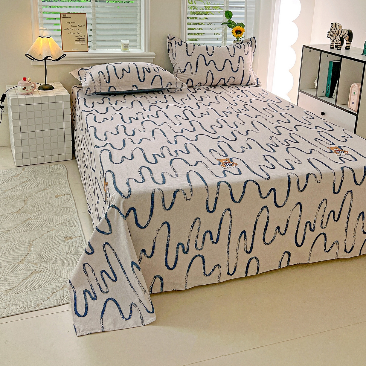 91家纺网 家纺一手货源 找家纺 依庭 2025新款高克重全棉纯棉磨毛印花单床单 幸运熊