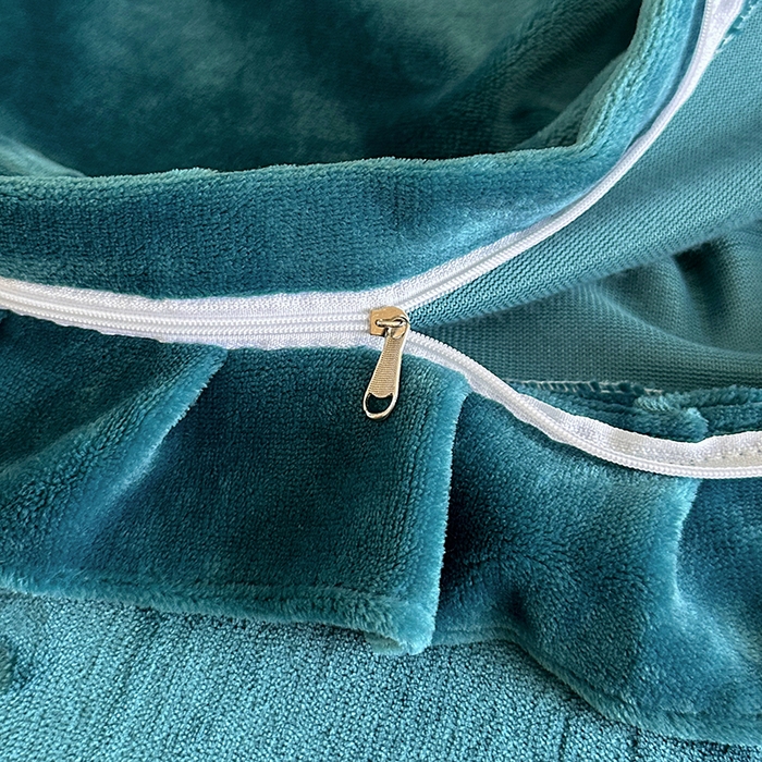 91家纺网 家纺一手货源 找家纺 董韵家纺 2025新款高克重 250克9-10斤牛奶绒 刺绣床单四件套系列 柔雾-靛青