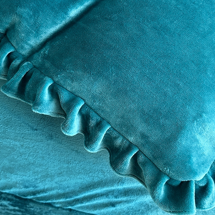 91家纺网 家纺一手货源 找家纺 董韵家纺 2025新款高克重 250克9-10斤牛奶绒 刺绣床单四件套系列 柔雾-靛青