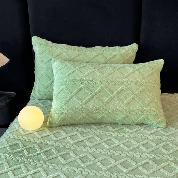 91家纺网 家纺一手货源 找家纺 米瑞娜 2025新款塔芙绒床裙三件套雕花绒蕾丝跨境单床裙外贸现货尺寸齐全 马尾型-果绿