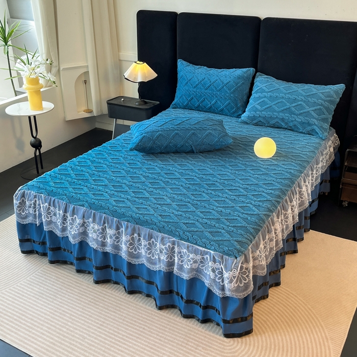 91家纺网 家纺一手货源 找家纺 米瑞娜 2025新款塔芙绒床裙三件套雕花绒蕾丝跨境单床裙外贸现货尺寸齐全 马尾型-宝蓝